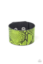 Load image into Gallery viewer, Its a Jungle Out There - Paparazzi Green Bracelet - BlingbyAshleyNicole