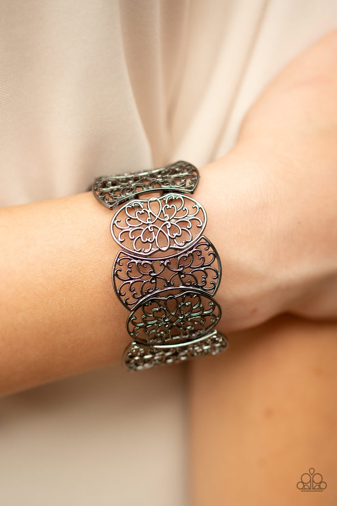 Fancy Fashionista - Paparazzi Black Bracelet - BlingbyAshleyNicole