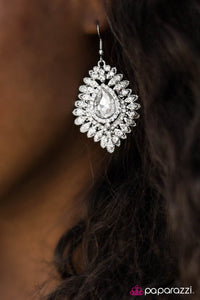 DIVA-de and Conquer - Paparazzi White Earring - BlingbyAshleyNicole