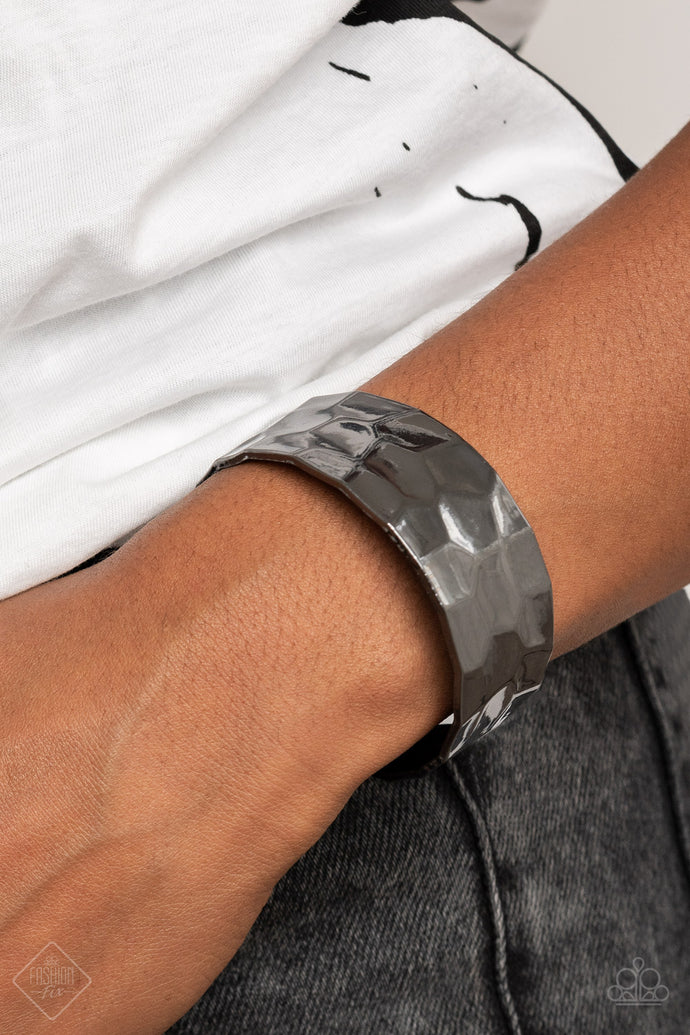 Is It HAUTE In Here? | Paparazzi Black Bracelet - BlingbyAshleyNicole
